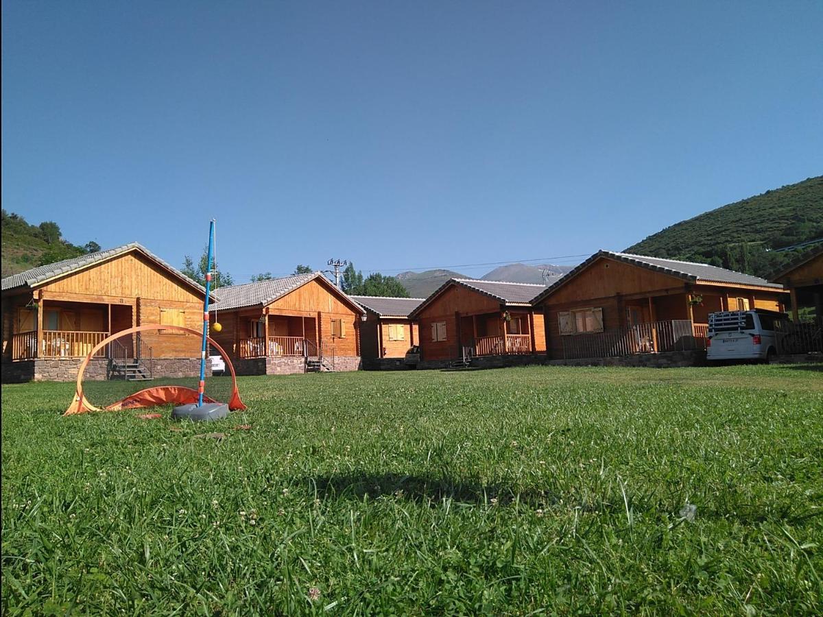 Bungalows Laspaules Luaran gambar